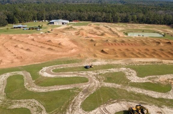 JUSTIN BARCIA VEND SA PROPRIÉTÉ