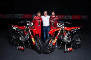 ducati desmo450 mx