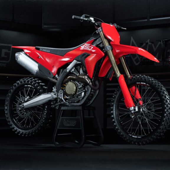 Ducati Desmo450 MX