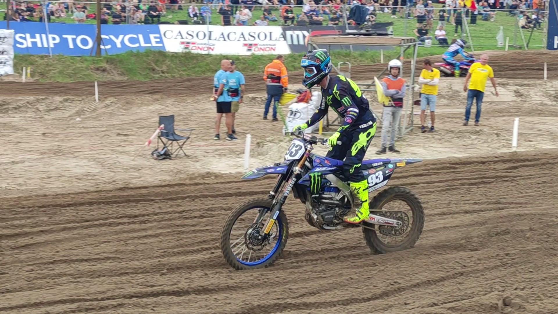 essais libre du samedi a lommel, 3 ou 4eme tour.....jago n'avait déja plus de visière..